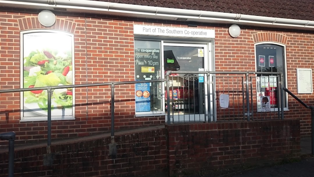 Co-op Moggs Mead